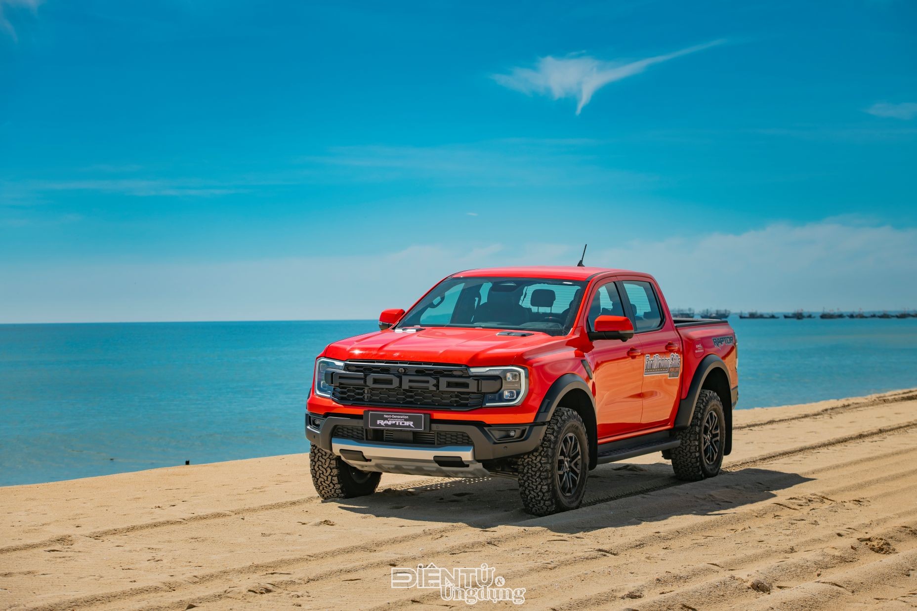 “Mừng lễ lớn cùng Ford du ngoạn muôn nơi”