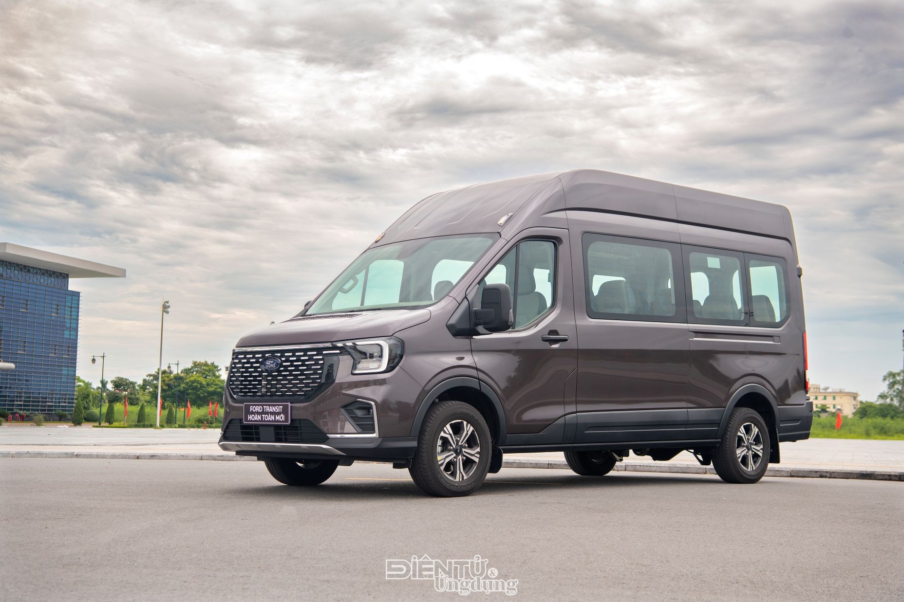 “Mừng lễ lớn cùng Ford du ngoạn muôn nơi” “Mừng lễ lớn cùng Ford du ngoạn muôn nơi”