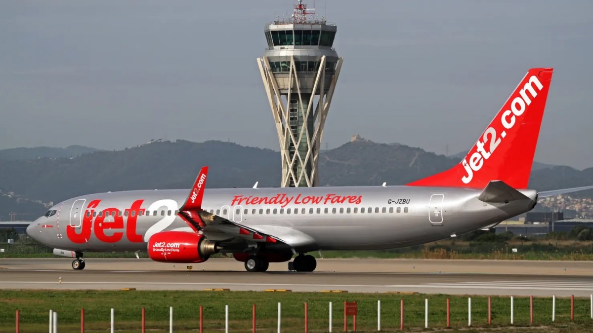  Cổ Phiếu Jet2 gây sốc thị trường khi hạ triển vọng lợi nhuận