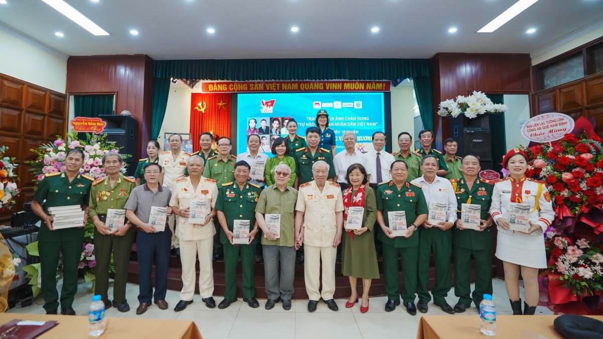 Thiếu tướng Phan Văn Lai ra mắt hồi ký 
