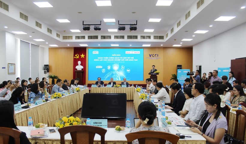Bàn về