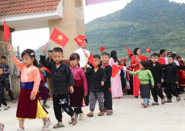 Bí thư Trung ương Đoàn cùng học sinh vùng cao Tuyên Quang khai giảng năm học mới