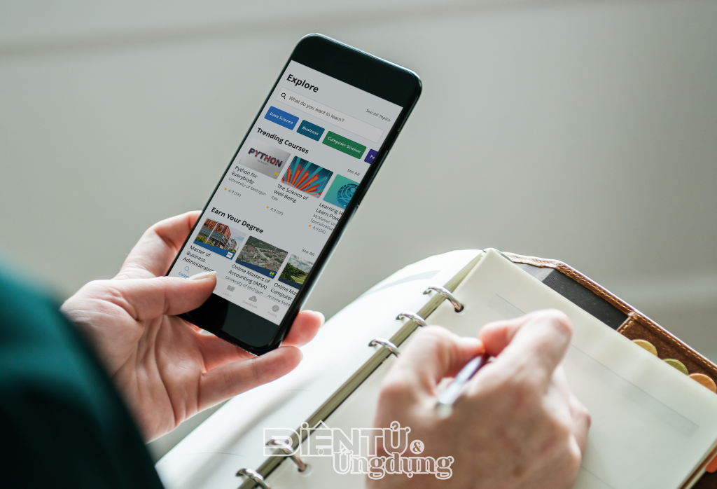 Các khóa học của Coursera trên ứng dụng điện thoại Các khóa học của Coursera trên ứng dụng điện thoại