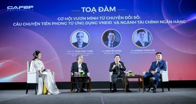 Chuyển đổi số - khát vọng bứt hát cho một “E-Vietnam”