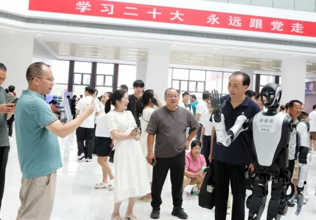 Trung Quốc áp dụng chiến lược tinh gọn với AI