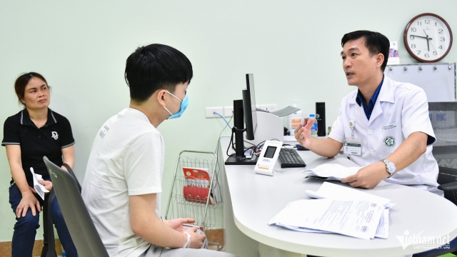 Bộ Chính trị: Đến năm 2030, người dân được miễn viện phí ở mức cơ bản