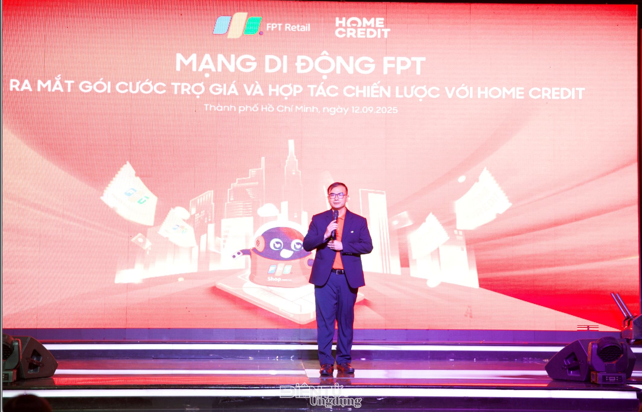 FPT Shop tung ưu đãi kép cho khách hàng mua máy kèm SIM từ mạng di động FPT FPT Shop tung ưu đãi kép cho khách hàng mua máy kèm SIM từ mạng di động FPT