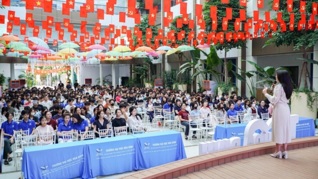 Trường Đại học Hòa Bình đưa trí tuệ nhân tạo vào hành trang cho tân sinh viên