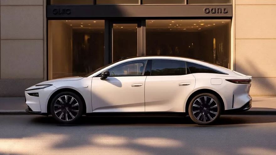 Toyota bZ7 - sedan điện cao cấp mà người Việt chỉ được ngắm