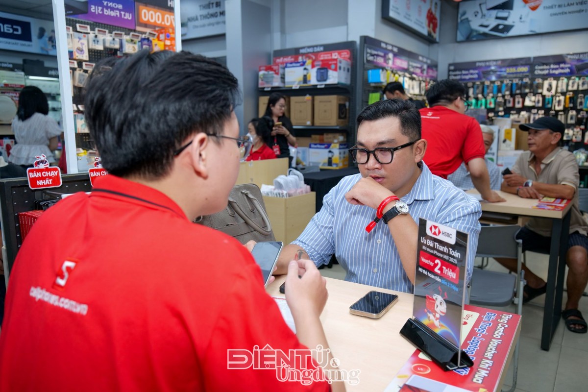 CellphoneS mở bán iPhone 17 và iPhone Air cho hơn 20.000 khách đặt trước