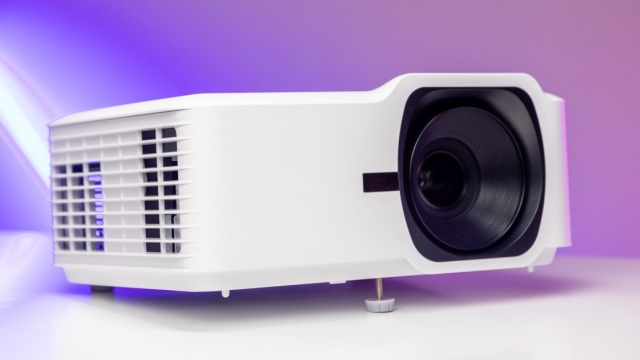 ViewSonic ra mắt dòng máy chiếu laser LSD400 Series độ sáng cao