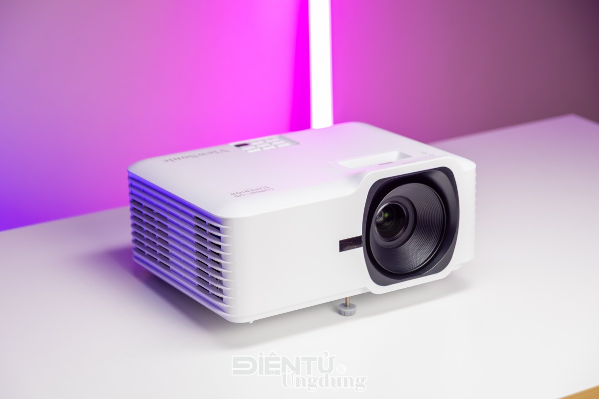 ViewSonic ra mắt dòng máy chiếu laser LSD400 Series độ sáng cao