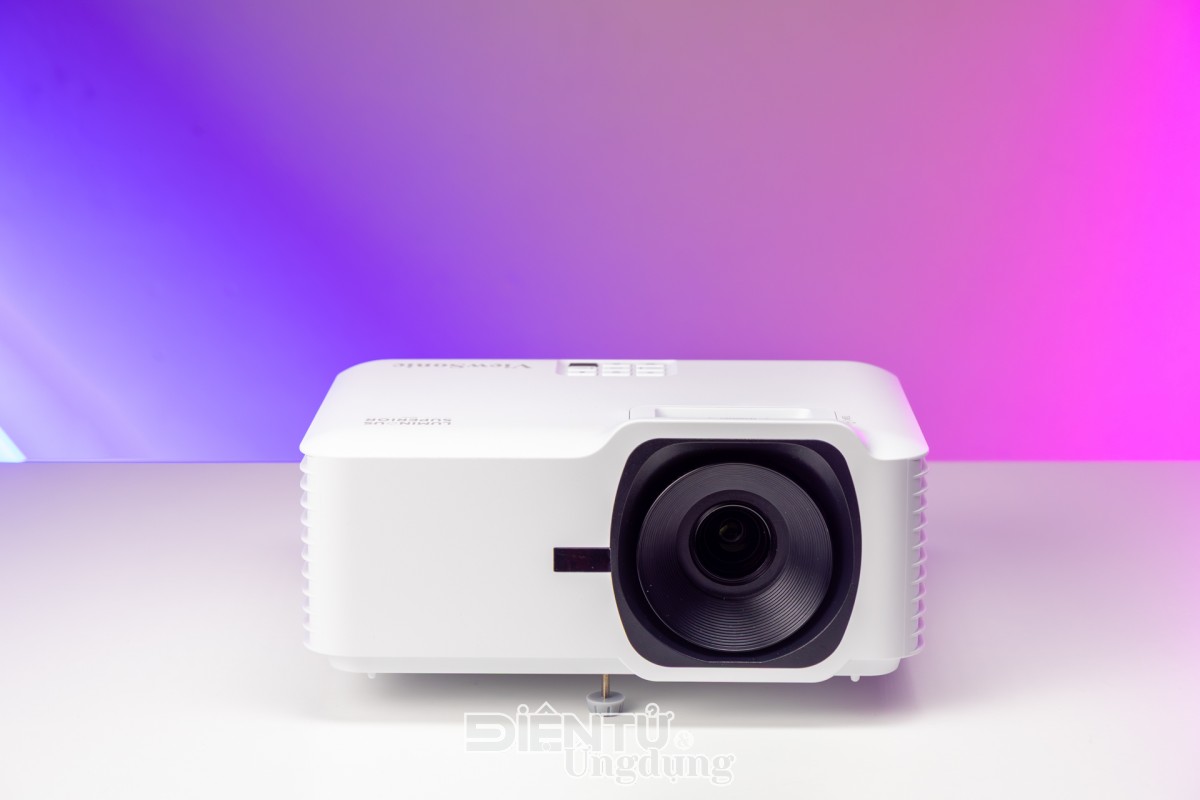 ViewSonic ra mắt dòng máy chiếu laser LSD400 Series độ sáng cao