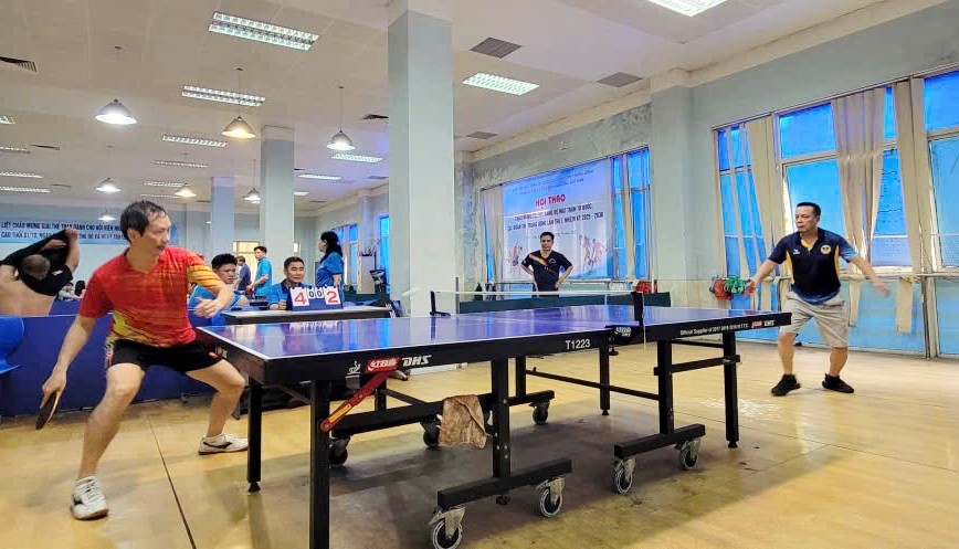 Các vận động viên của Đảng bộ Liên hiệp Hội Việt Nam tham gia phần thi bóng bàn Các vận động viên của Đảng bộ Liên hiệp Hội Việt Nam tham gia phần thi bóng bàn