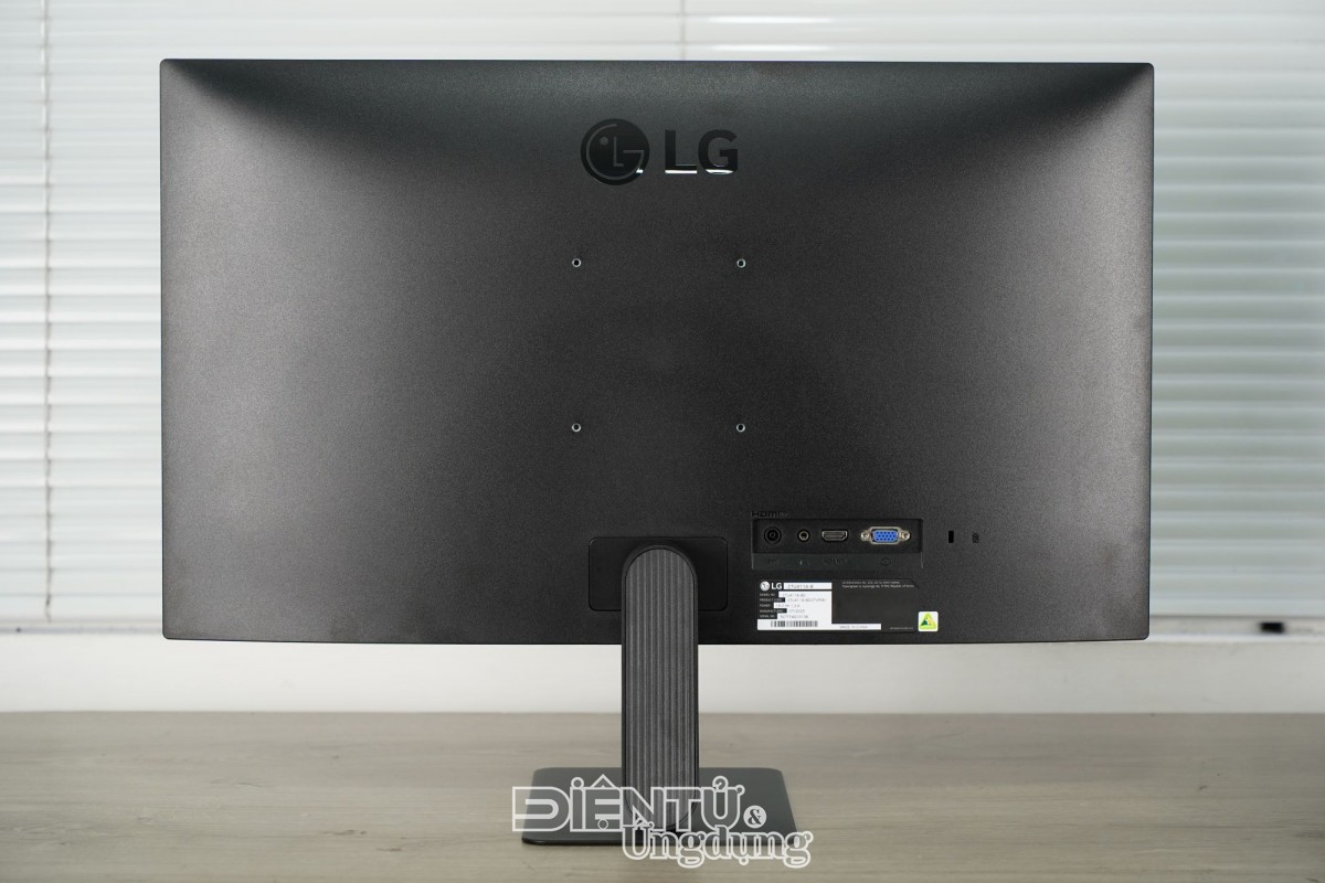 LG  27U411A