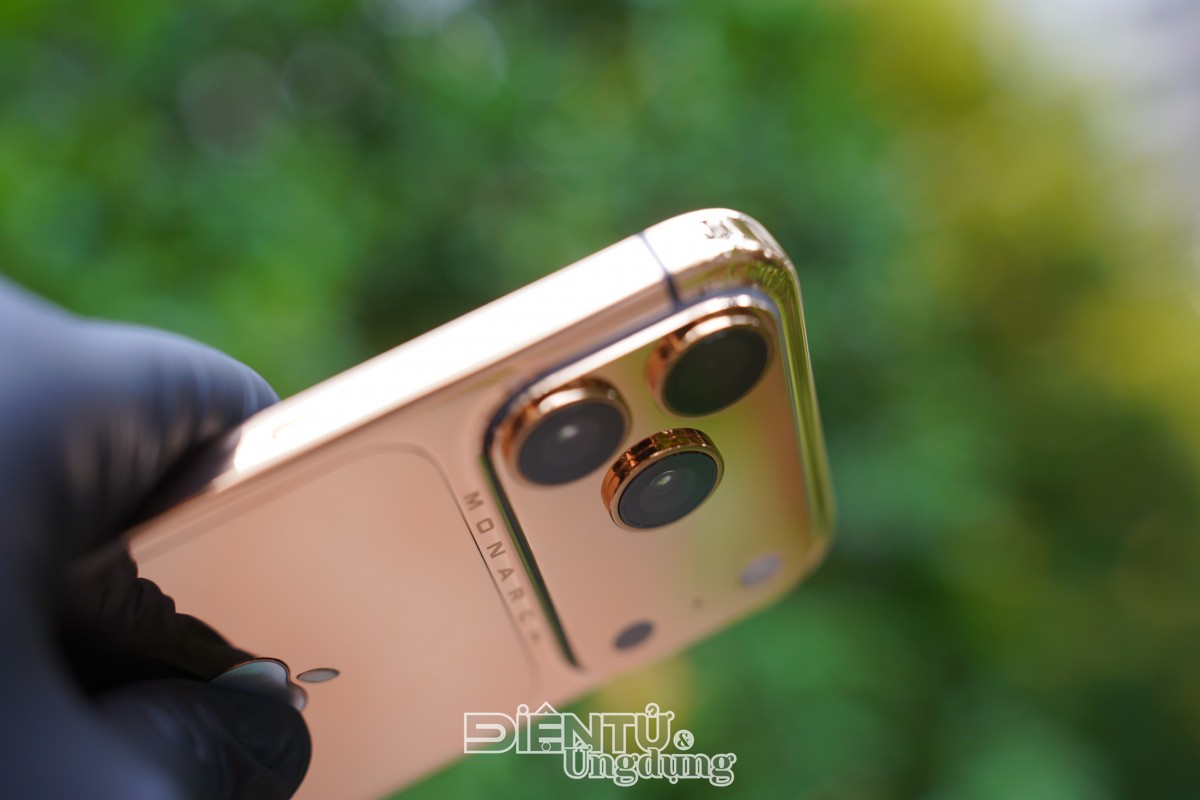 iPhone 17 Pro Max “MONARCH” mạ vàng