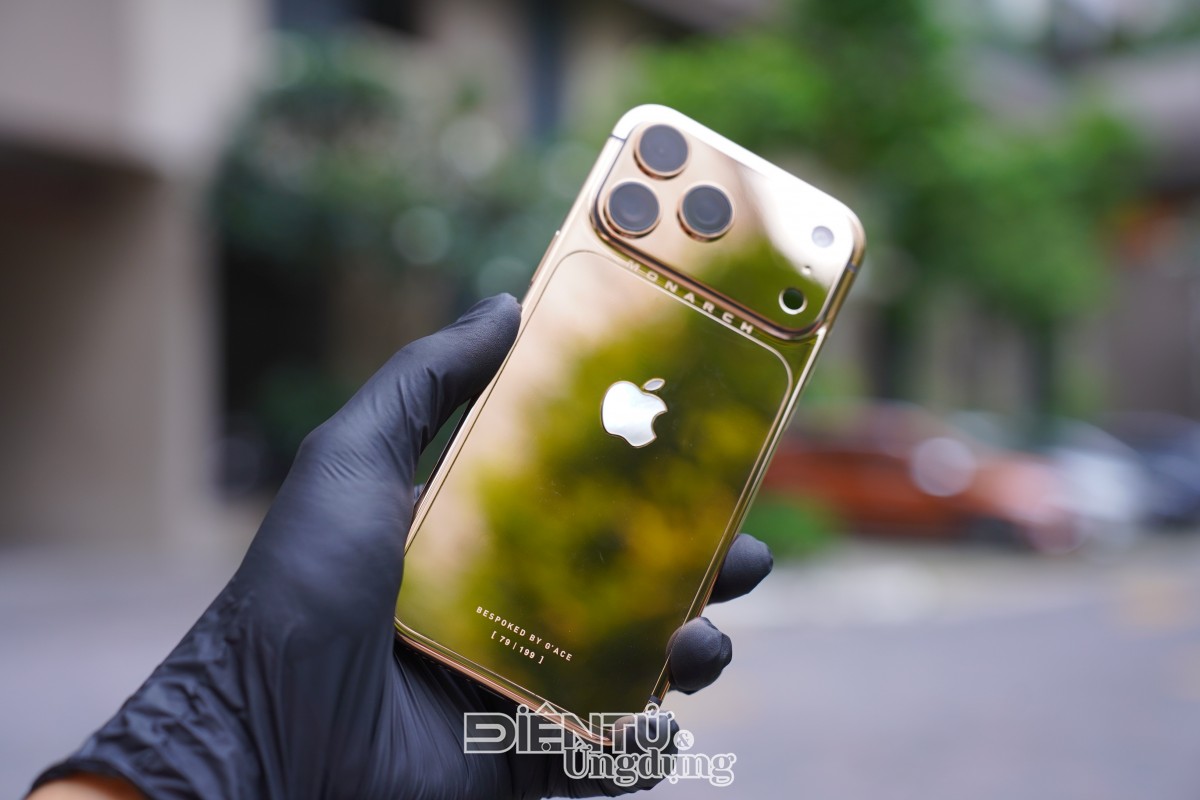 iPhone 17 Pro Max “MONARCH” mạ vàng