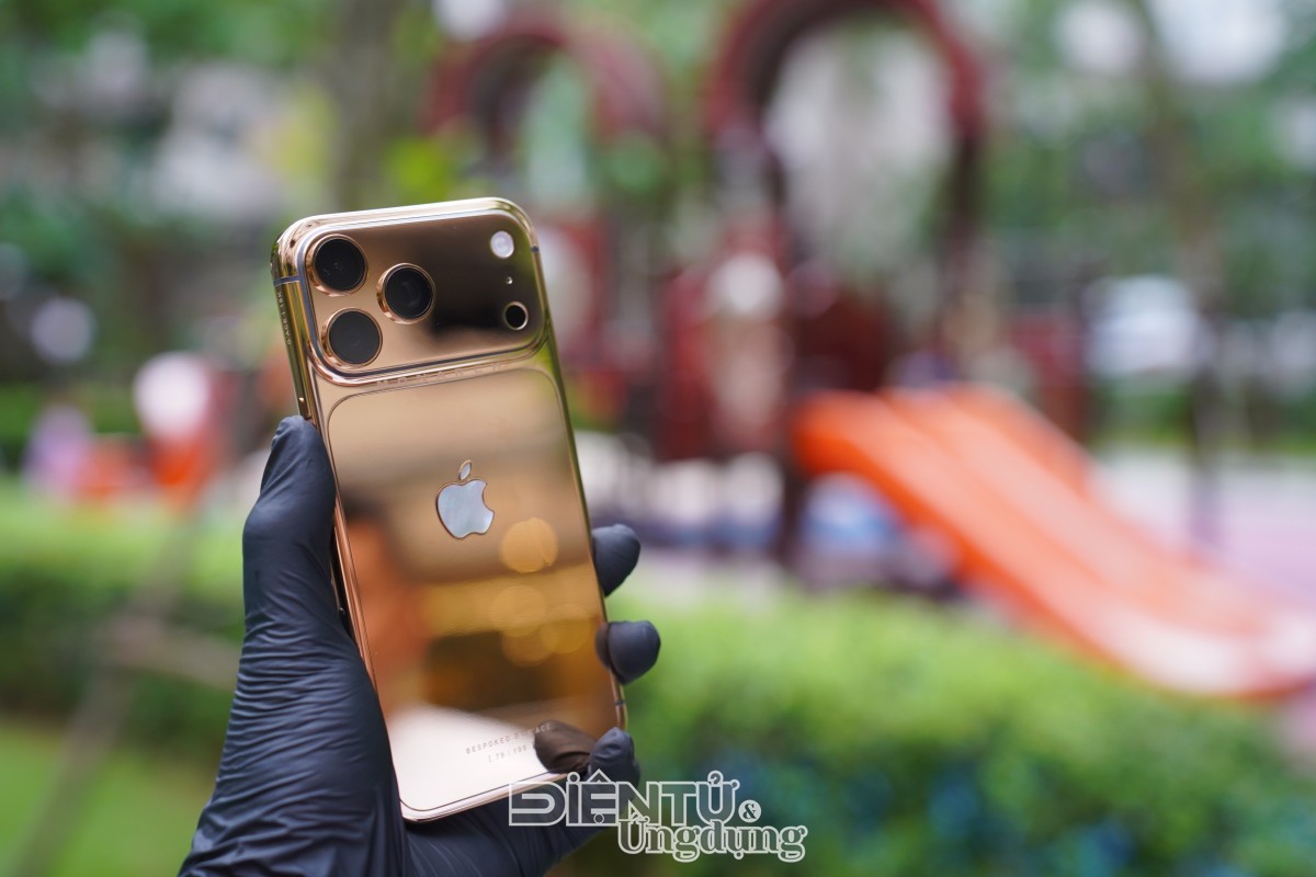 iPhone 17 Pro Max “MONARCH” mạ vàng
