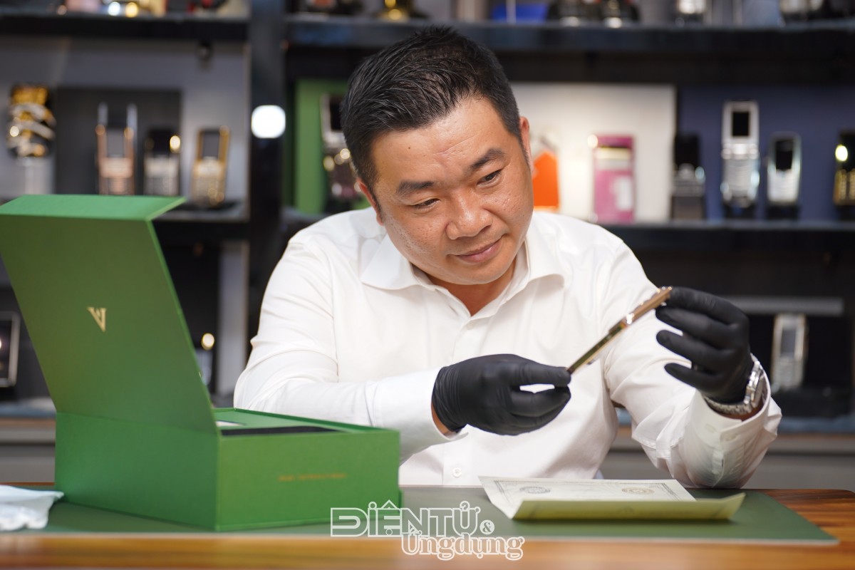 iPhone 17 Pro Max “MONARCH” mạ vàng