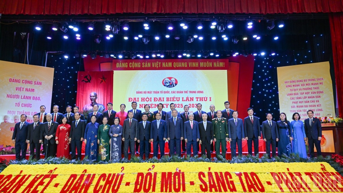 Tổng Bí thư Tô Lâm: Lấy Nhân dân làm trung tâm, chủ thể, mục tiêu và động lực của đổi mới