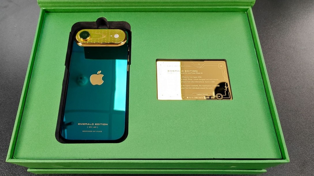 Chiếc iPhone Air Aurora xanh ngọc lục bảo độc bản đầu tiên trên thế giới được chế tác như thế nào?