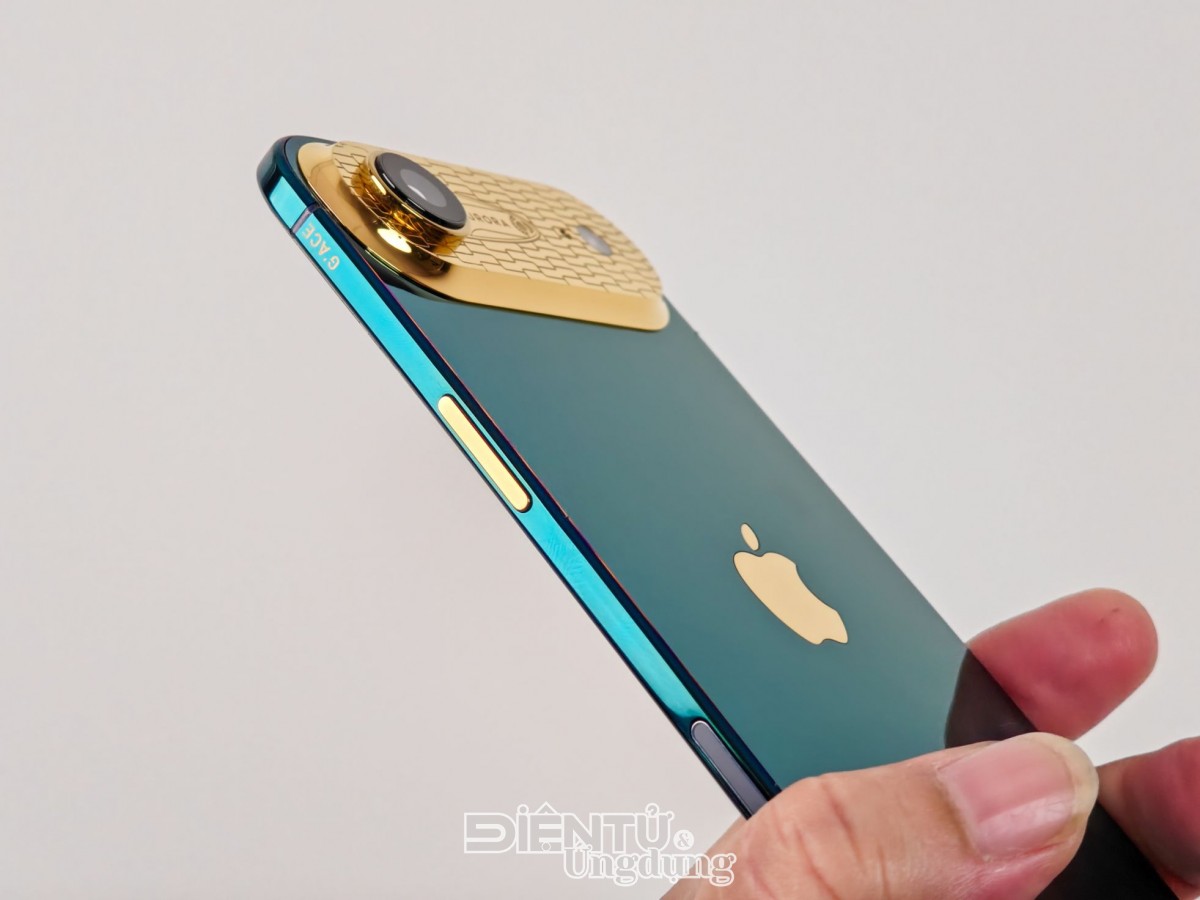 Chiếc iPhone Air Aurora xanh ngọc lục bảo độc bản đầu tiên trên thế giới được chế tác như thế nào?