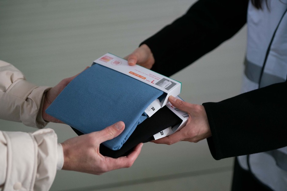 UNIQLO trao tặng hơn 1 triệu sản phẩm HEATTECH hỗ trợ cộng đồng yếu thế toàn cầu