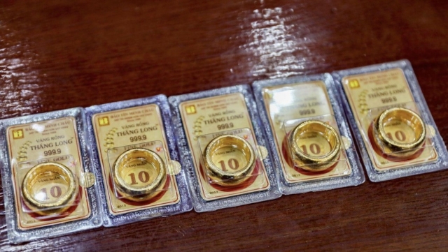 Giá vàng hôm nay 30/9/2025: Lập đỉnh 137 triệu đồng, tăng gần 45% từ đầu năm