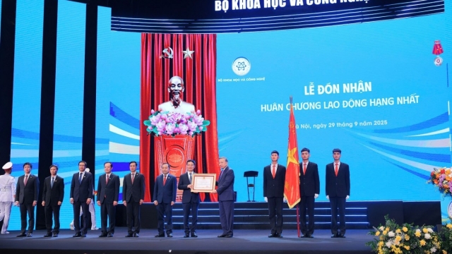 Bộ Khoa học và Công nghệ được trao tặng Huân chương Lao động hạng Nhất
