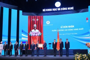 Bộ Khoa học và Công nghệ được trao tặng Huân chương Lao động hạng Nhất