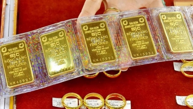 Giá vàng hôm nay 01/10/2025: SJC lập đỉnh 138 triệu, thế giới biến động mạnh