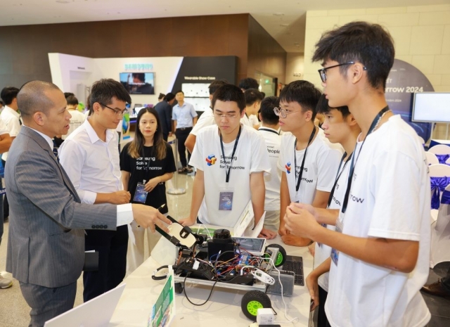 Công bố Top 16 cuộc thi Samsung Solve for Tomorrow năm 2025