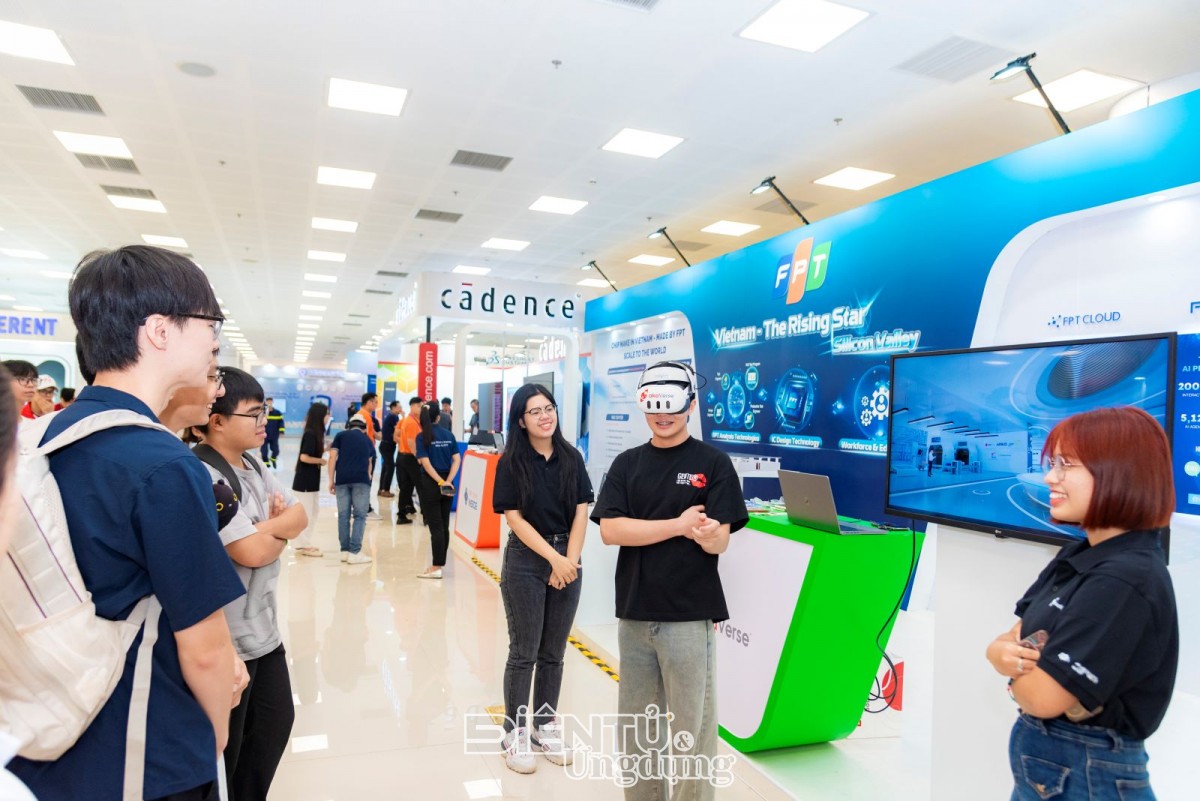 FPT trình diễn hệ sinh thái đổi mới sáng tạo tại Ngày Đổi mới sáng tạo Việt Nam 2025 FPT trình diễn hệ sinh thái đổi mới sáng tạo tại Ngày Đổi mới sáng tạo Việt Nam 2025