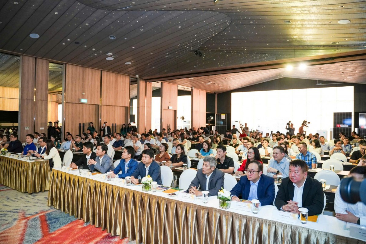 Intech Solar tổ chức hội thảo 'Xanh hóa năng lượng' thúc đẩy chuyển đổi bền vững Intech Solar tổ chức hội thảo 'Xanh hóa năng lượng' thúc đẩy chuyển đổi bền vững