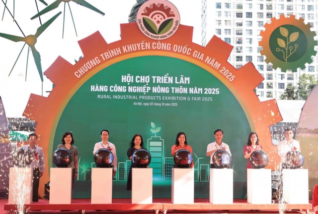 Khai mạc Hội chợ triển lãm hàng công nghiệp nông thôn năm 2025