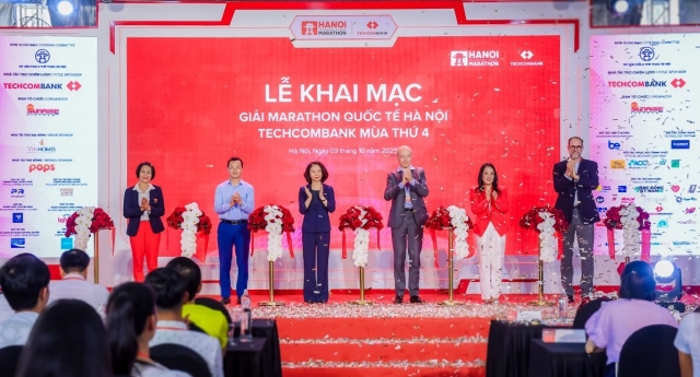Hơn 13.000 vận động viên tham gia giải Marathon Quốc tế Hà Nội Techcombank 2025