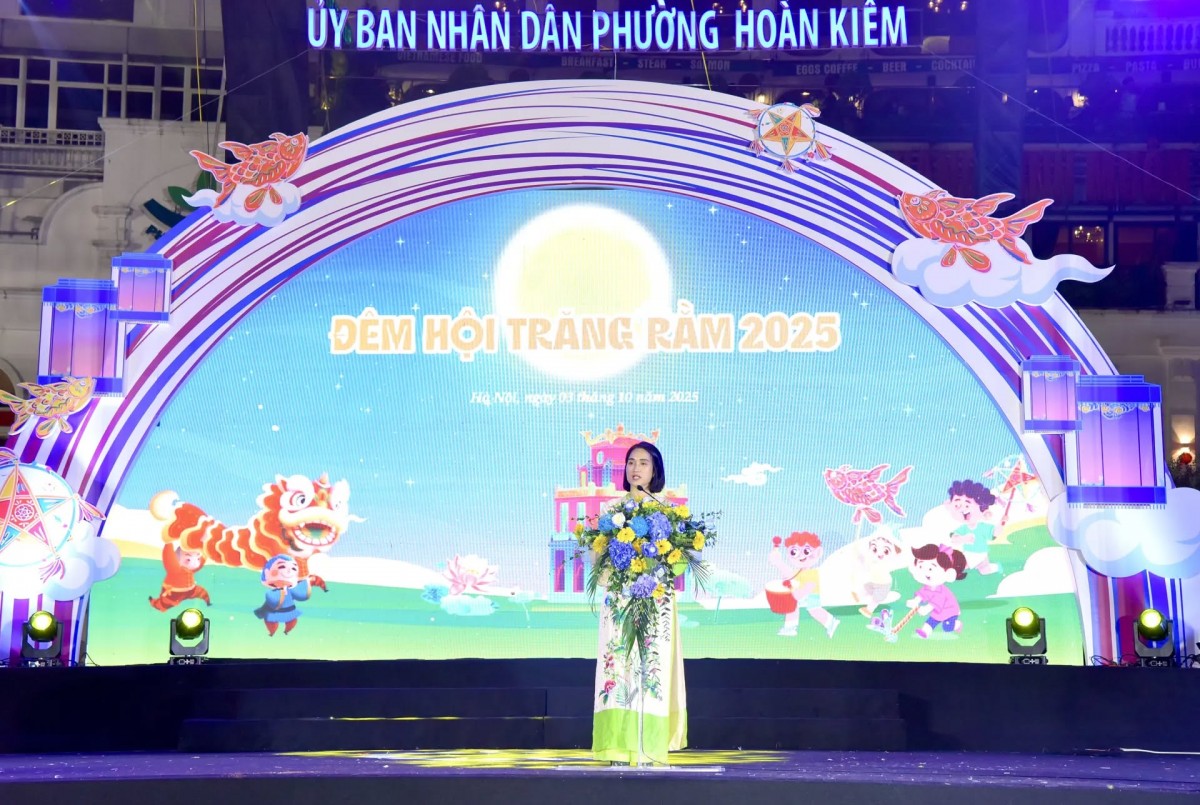 Phường Hoàn Kiếm sôi động trong “Đêm hội Trăng rằm năm 2025 Phường Hoàn Kiếm sôi động trong “Đêm hội Trăng rằm năm 2025