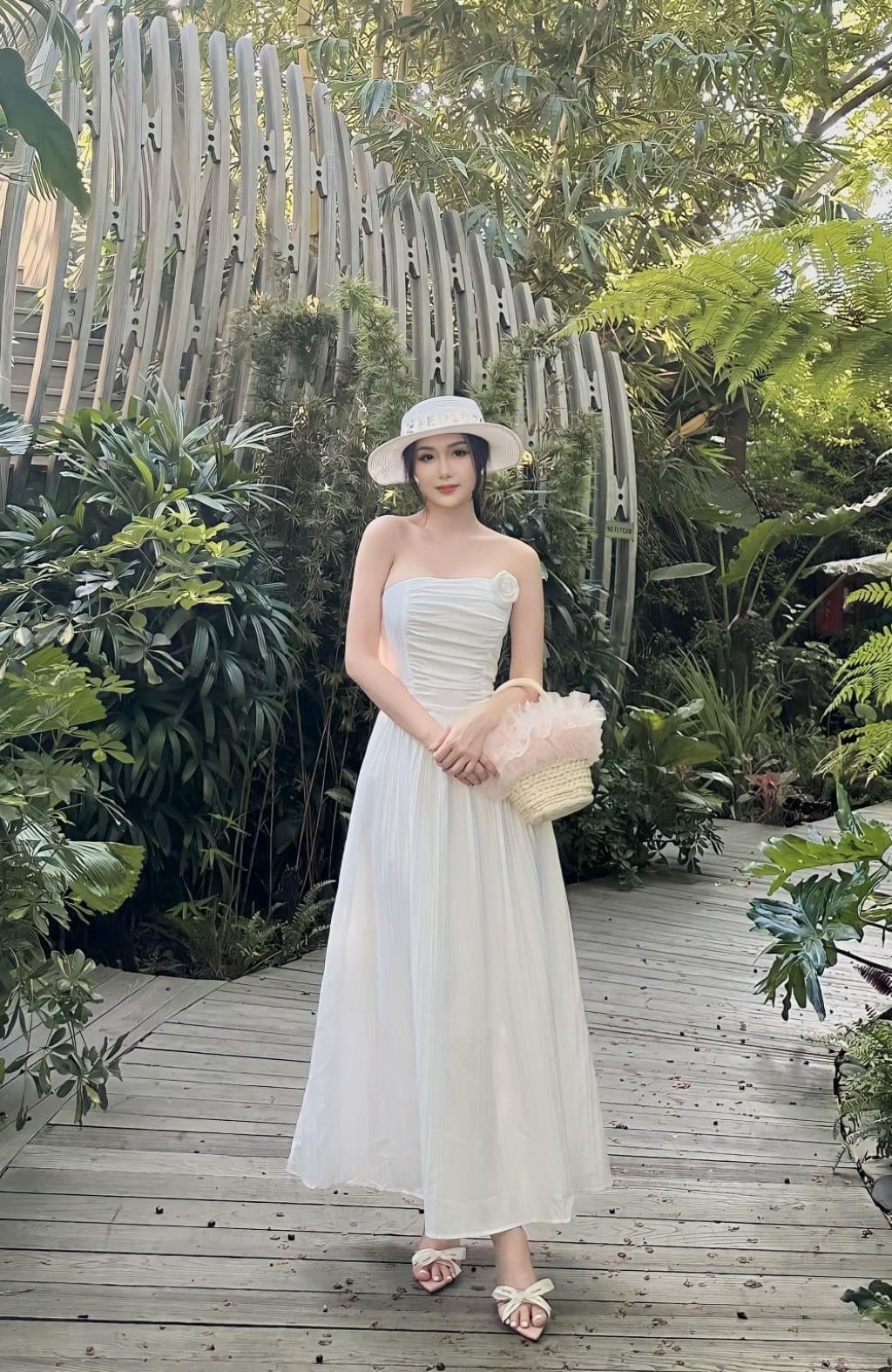 Phan Ngọc Anh Thư: Tìm cảm hứng sáng tạo từ những chuyến 'xê dịch' Phan Ngọc Anh Thư: Tìm cảm hứng sáng tạo từ những chuyến 'xê dịch'