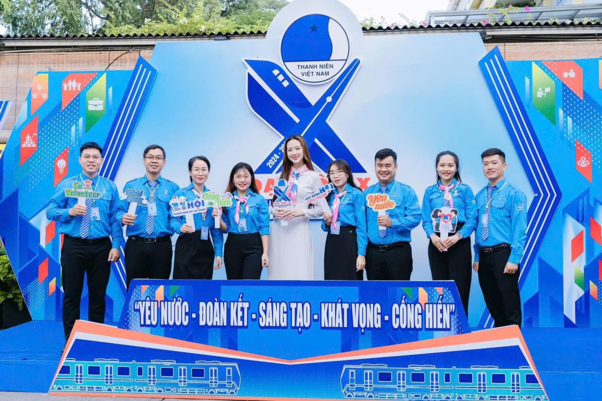 hoa-hau-le-nguyen-bao-ngoc