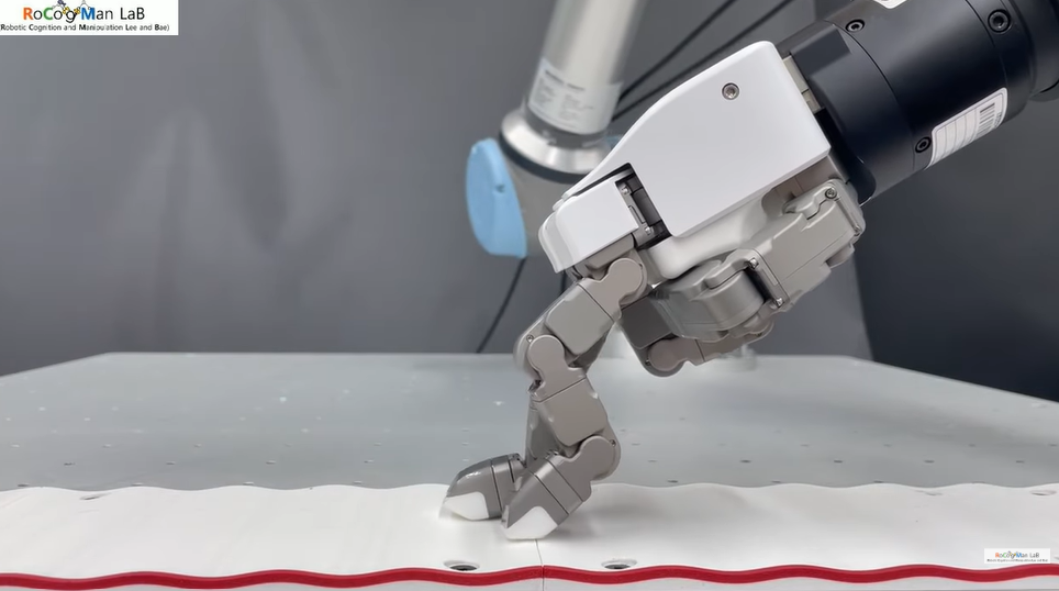 Bàn tay robot thực hiện điệu nhảy moonwalk. Ảnh: Youtube Ji-hun Bae