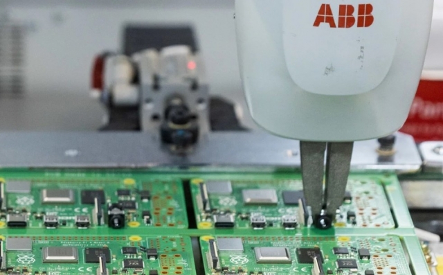 SoftBank chi 5,4 tỷ USD mua lại mảng Robot của ABB