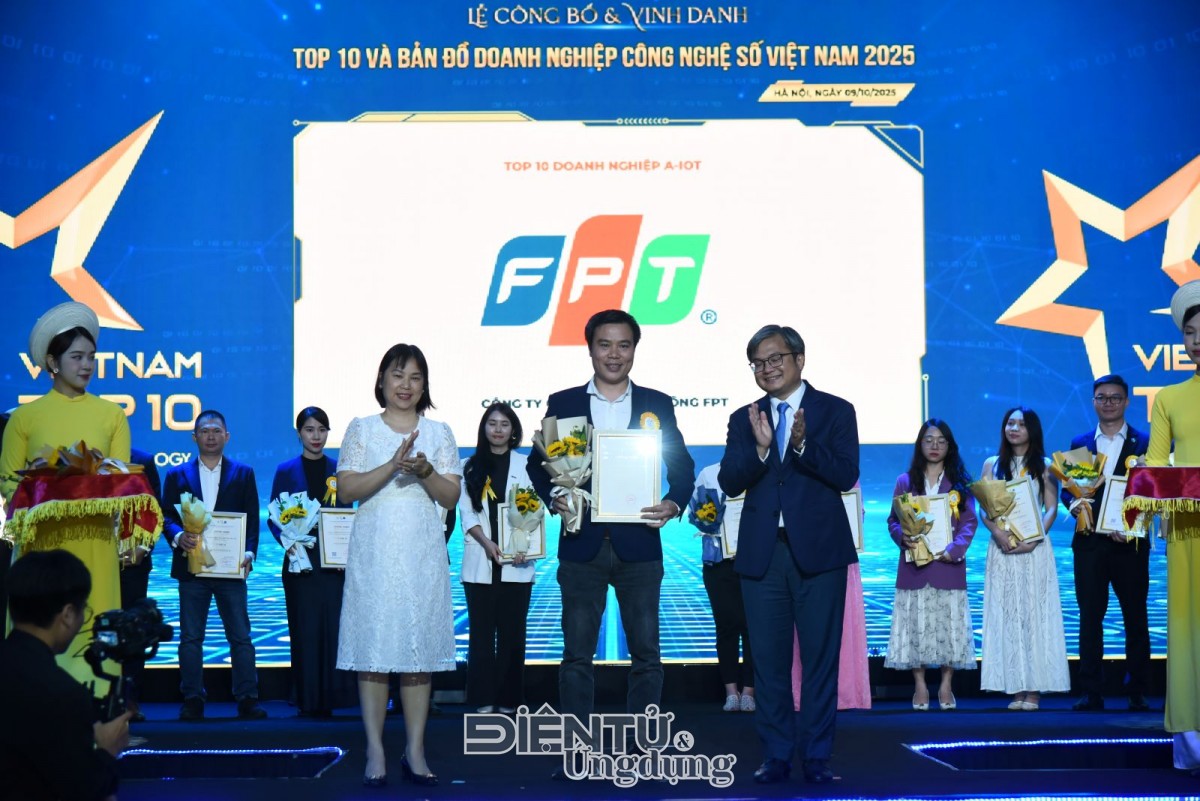 FPT được vinh danh TOP 10 doanh nghiệp công nghệ số Việt Nam 2025 FPT được vinh danh TOP 10 doanh nghiệp công nghệ số Việt Nam 2025