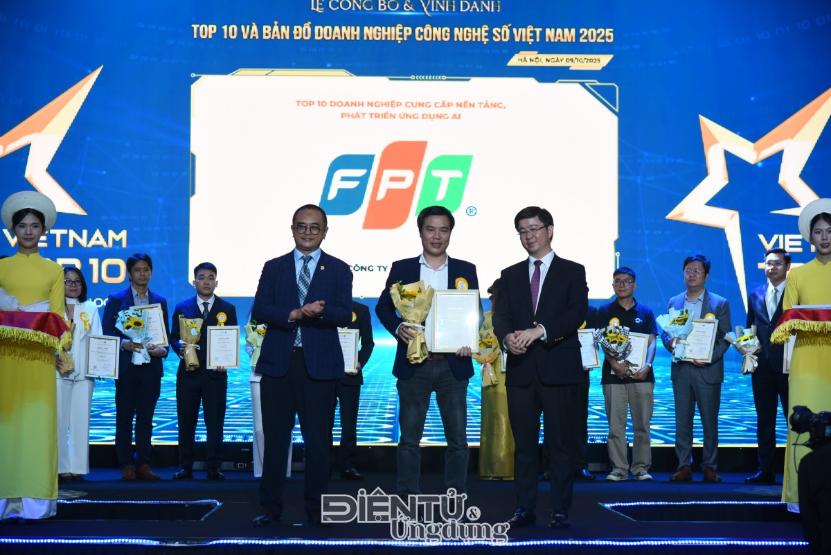 FPT được vinh danh TOP 10 doanh nghiệp công nghệ số Việt Nam 2025
