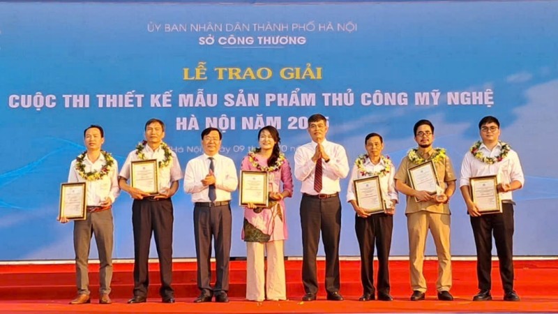 Hà Nội vinh danh 90 sản phẩm xuất sắc trong Cuộc thi thiết kế mẫu sản phẩm thủ công mỹ nghệ 2025