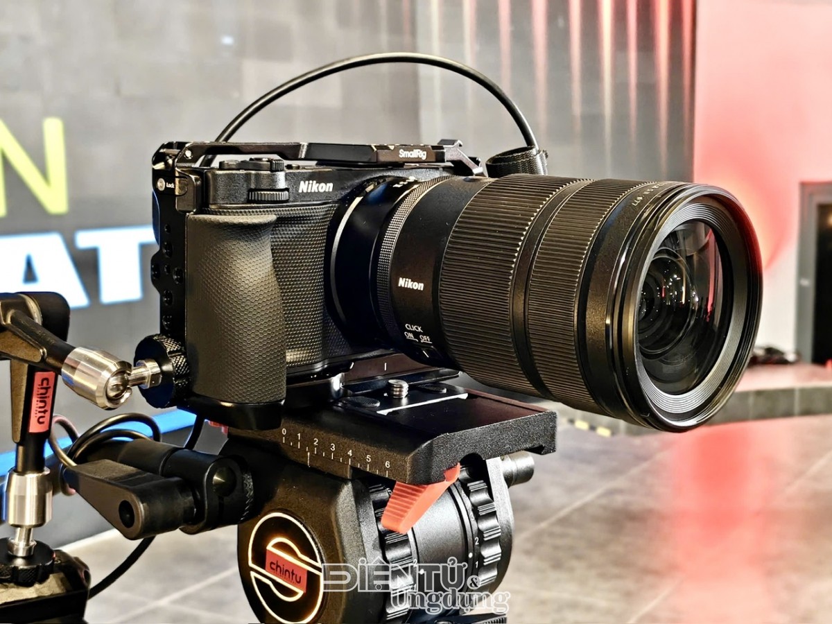 Nikon ra mắt mẫu máy ảnh Nikon ZR Nikon ra mắt mẫu máy ảnh Nikon ZR