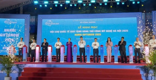 Hơn 450 gian hàng tham gia, thúc đẩy xuất khẩu thủ công mỹ nghệ Việt Nam