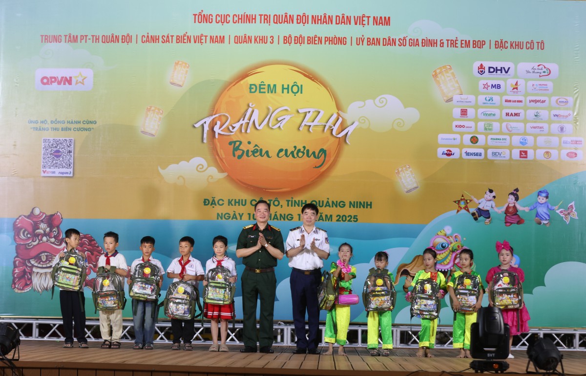 Trăng thu biên cương 2025: Mang Trung thu yêu thương đến với trẻ em vùng biên và hải đảo