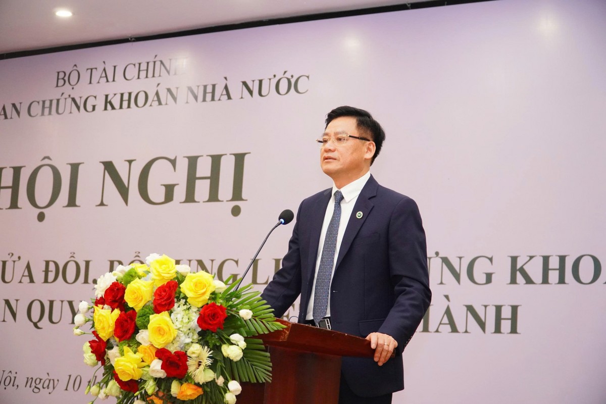 UBCKNN đẩy mạnh tuyên truyền chính sách, nâng cao hiệu lực, hiệu quả thi hành quy định mới ban hành trong lĩnh vực chứng khoán 