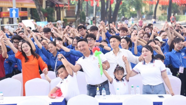 Khai mạc ngày hội 