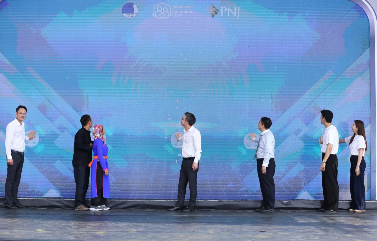 Khai mạc ngày hội 'Gia đình trẻ hạnh phúc' Khai mạc ngày hội 'Gia đình trẻ hạnh phúc'